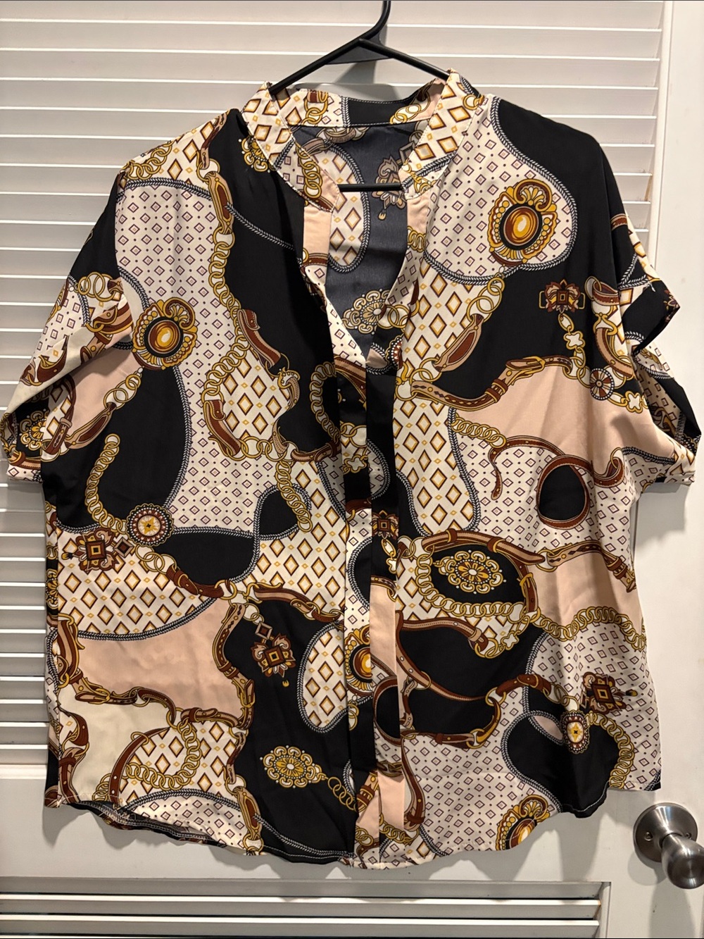 Women's Black and Cream Chain-Print Short Sleeve Blouse